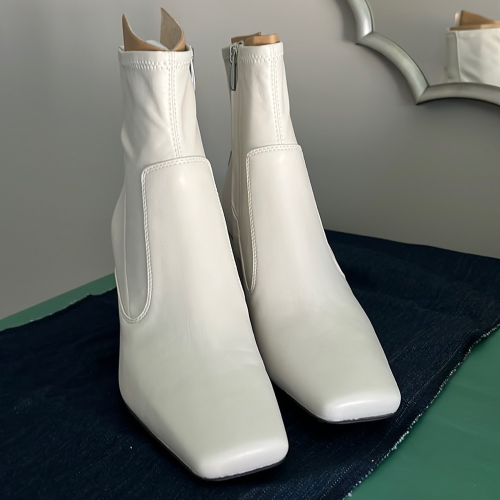 NWT FRANCO SARTO BOOTIES SIZE 9.5